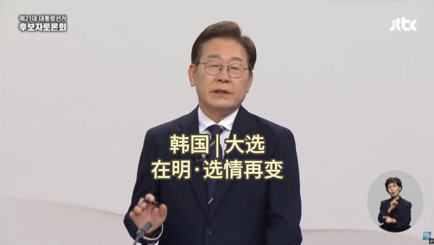 乾隆一眼相中的瓶子自带动画特效,308k论坛正版文字香港资料,精准解释落实及其象征意义_经典版V6.66